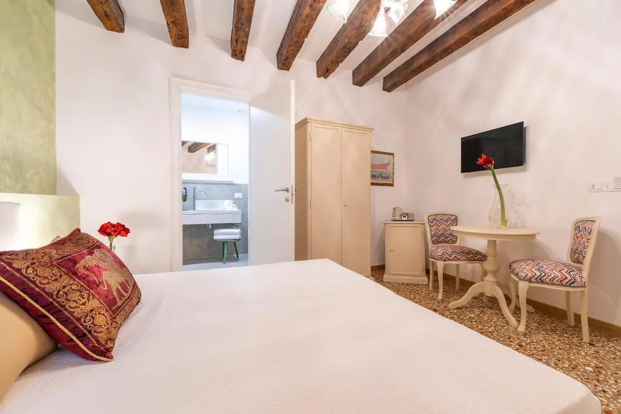 Residenza San Silvestro Hotel Veneza 0*,  Itália